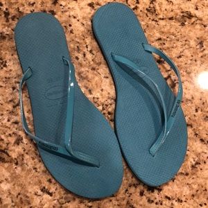 New teal Havaianas women’s flip flops sz 11